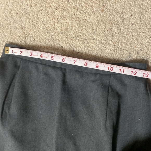 Size 8 gray skirt - Picture 4 of 4